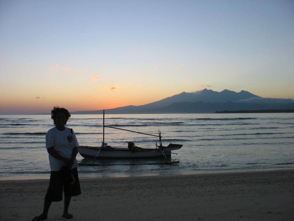 Ana Warung & Bungalows Gili Meno Exterior photo