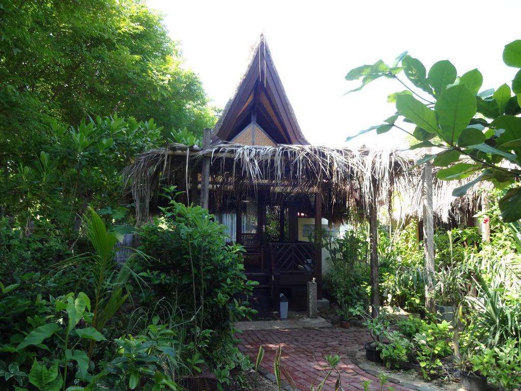 Ana Warung & Bungalows Gili Meno Exterior photo