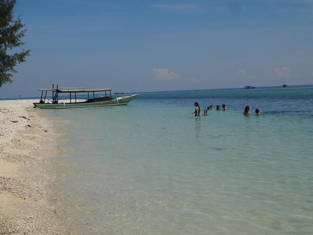 Ana Warung & Bungalows Gili Meno Exterior photo