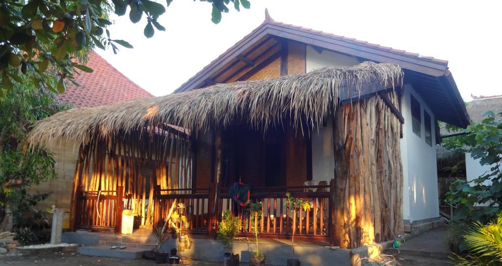 Ana Warung & Bungalows Gili Meno Exterior photo